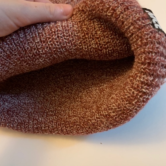 RED/MAUVE BEANIE - Picture 3 of 4